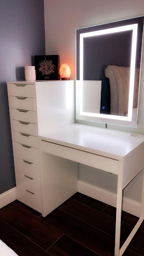 Makeup Desk Screen 2