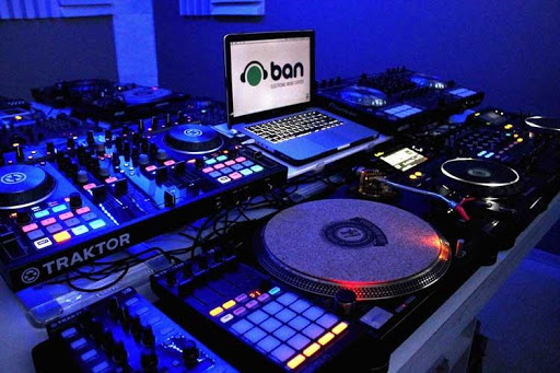 FÉ MUSIC FM 2 Screen 3
