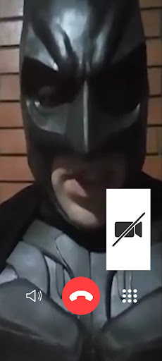 Videollamada con Bat-Men