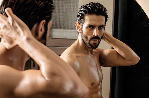 Kartik Aaryan Wallpapers HD Screen 3