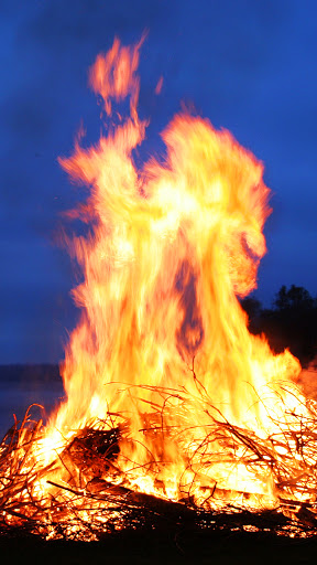 Android application bonfire night wallpaper screenshort