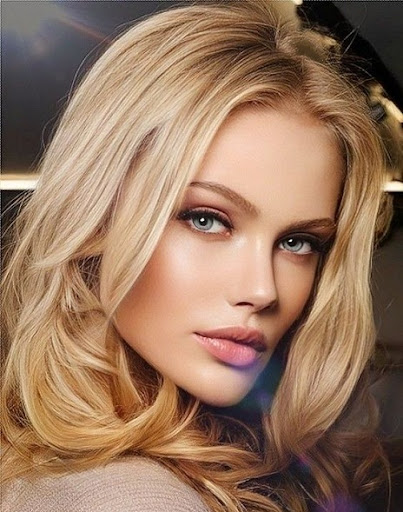 Beautiful women Screen 2
