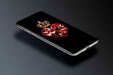 screenshot of Crown Wallpaper