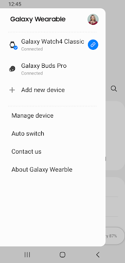 Como posso buscar meu relógio e meu Buds usando o Galaxy Wearable?