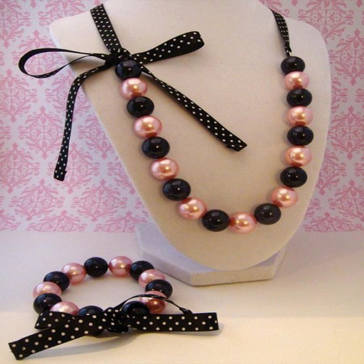 Make a modern necklace