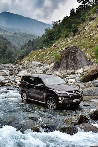 Fortuner Toyota Wallpapers Screen 3
