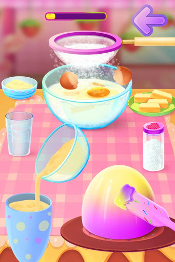 Queen Skirt Cake Making Screen 3