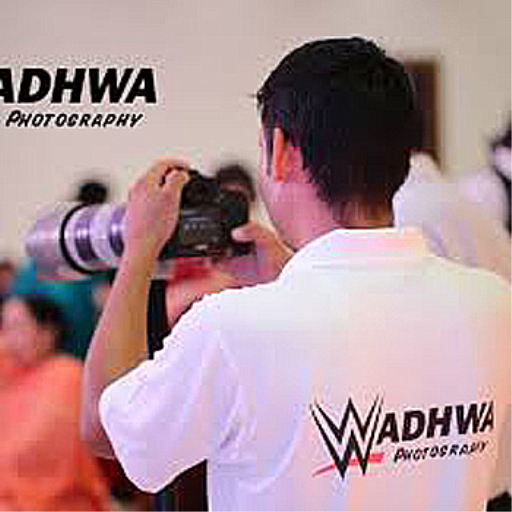 Luv Wadhwa logo