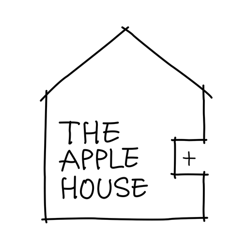 THE APPLE HOUSE logo