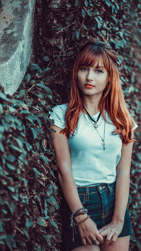Android application cute teenage girl wallpaper screenshort
