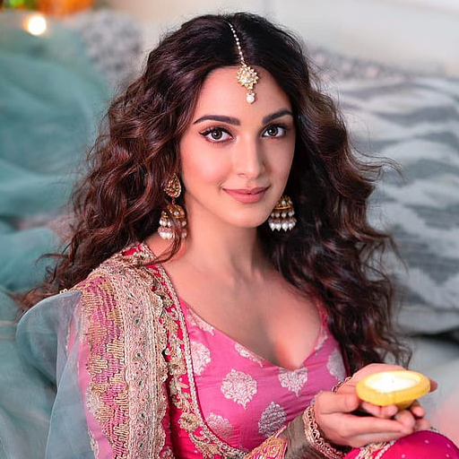 Kiara Advani-Movies,Wallpapers logo