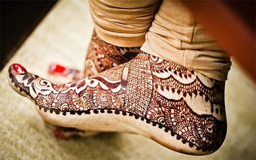 Girls Foot Feet Mehndi Designs