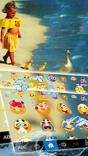 Holiday Children Keyboard Them Screen 3