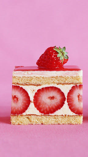 Strawberry Cake Wallpaper Screen 3