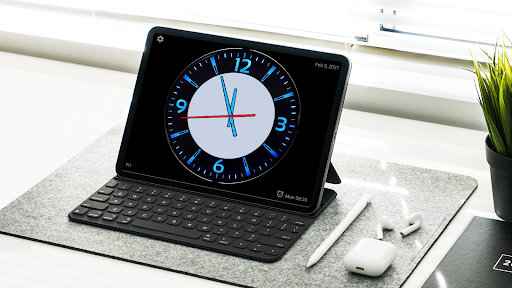 Screenshot of Huge Analog Clock