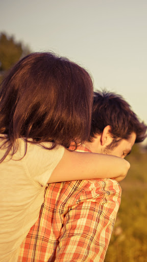 Android application young couple wallpaper screenshort