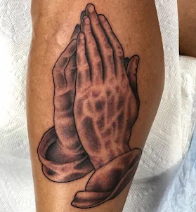 祈祷手纹身
