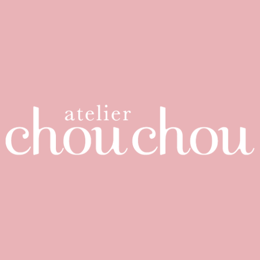 村上市緑町にある小さなカワイイ美容室 アトリエ シュシュ logo