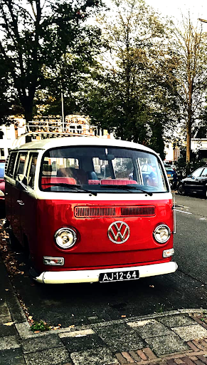 Classic VW Kombi Van Wallpaper Screen 2