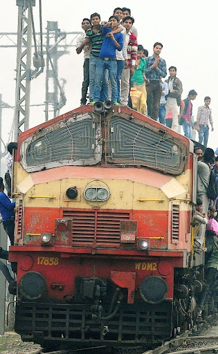 Android application India trains wallpapers screenshort