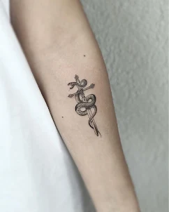 蛇纹身设计