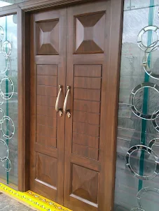 Design de porta de madeira