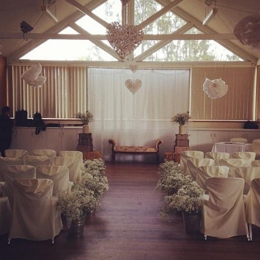 Rustic Wedding Decorations logo