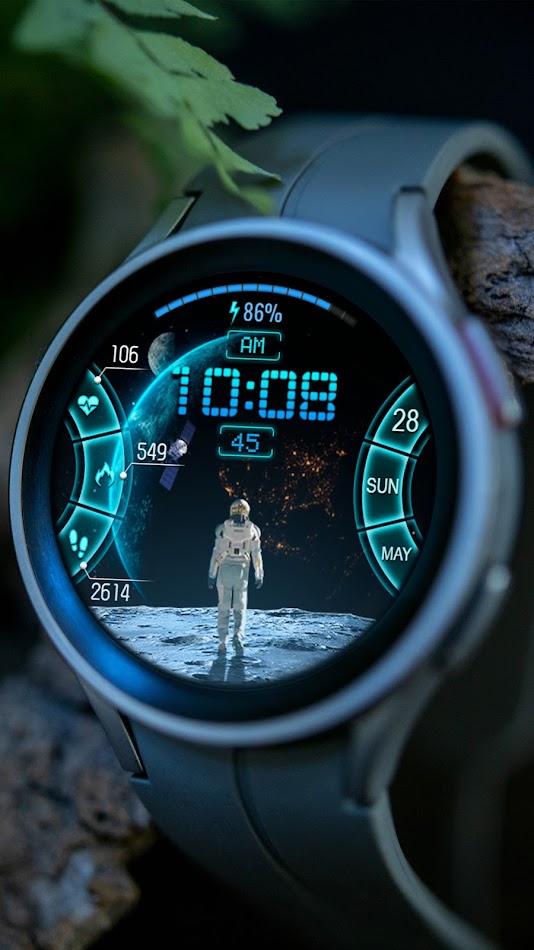 #5. Astro COSMO URX62 Watch face (Android) بواسطة: UpREX Studio
