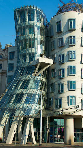 Dancing House Prague Screen 3