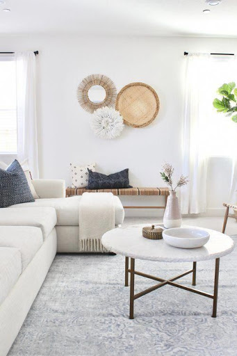 Minimalist Living Room Screen 2