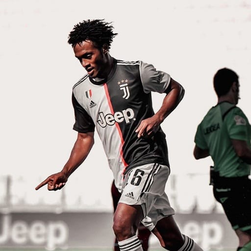 Juan Cuadrado 4K Wallpaper logo