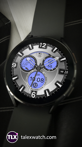 Black Silver Watch Screen 3