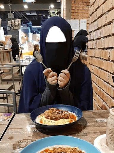 Niqab Camera Screen 3