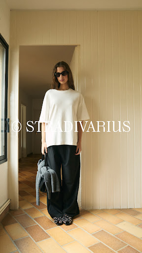 Screenshot of Stradivarius - Clothing Store