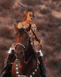 Captura de Pantalla 7 Karol G Wallpaper 4K HD Photo android