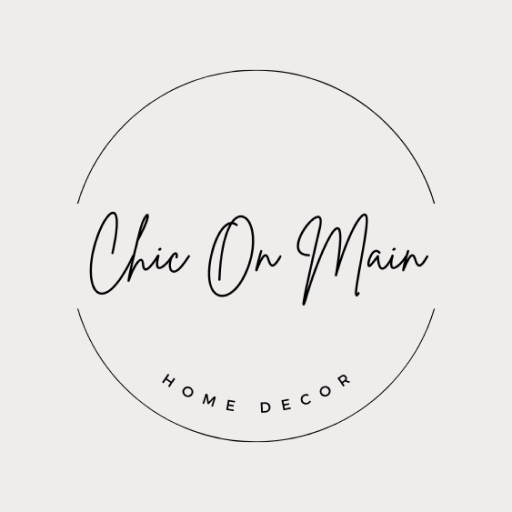 Chic On Main logo