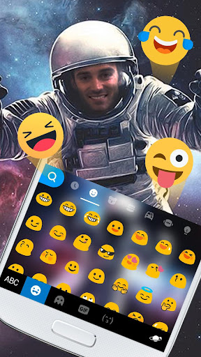 Space Astro Theme Screen 2