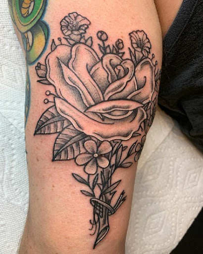Flower Tattoo Design Screen 2