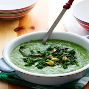 Memasak Vegan kale and spinach soup