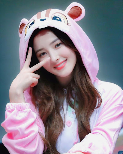 Nancy Momoland Wallpapers HD Screen 3