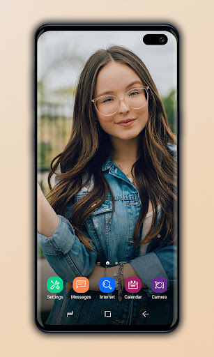 Larissa Manoela Wallpaper HD