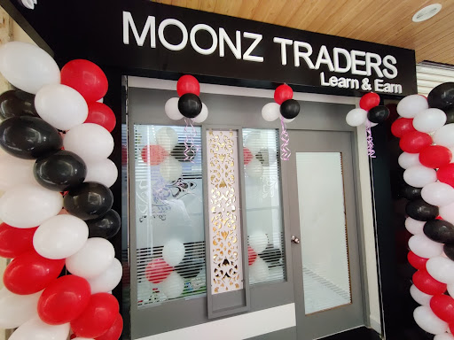 Moonz Traders Screen 2
