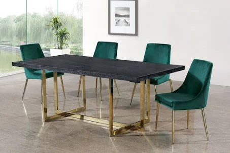 ディナーテーブルの家具