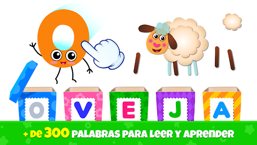 Educación Preescolar Niños de 4-5 años niñas y niños jugando juegos  educativos con letras del alfabeto Fotografía de stock - Alamy