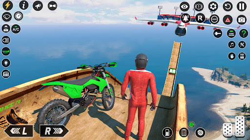 Motorcycle Mega Ramp Bike Game Screen 3