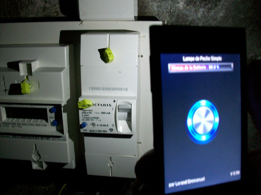 Simple flashlight Screen 2