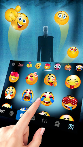Slender Evil Man Keyboard Them Screen 3