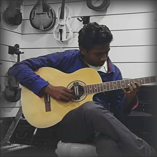 Learn guitar PraveenMax Music logo