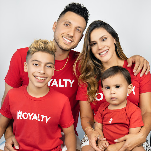 Royalty Family Show logo