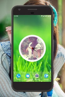 Girl Clock Live Wallpaper Screenshot